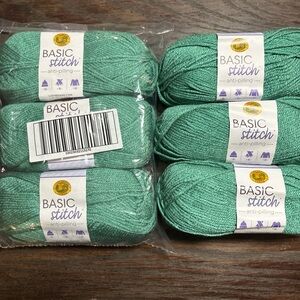 Lion Brand Basic Stitch Anti-Pilling Yarn - Green